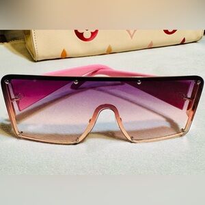 BRAND NEW- Trendy Gradient Bubble Gum Pink Sunglasses